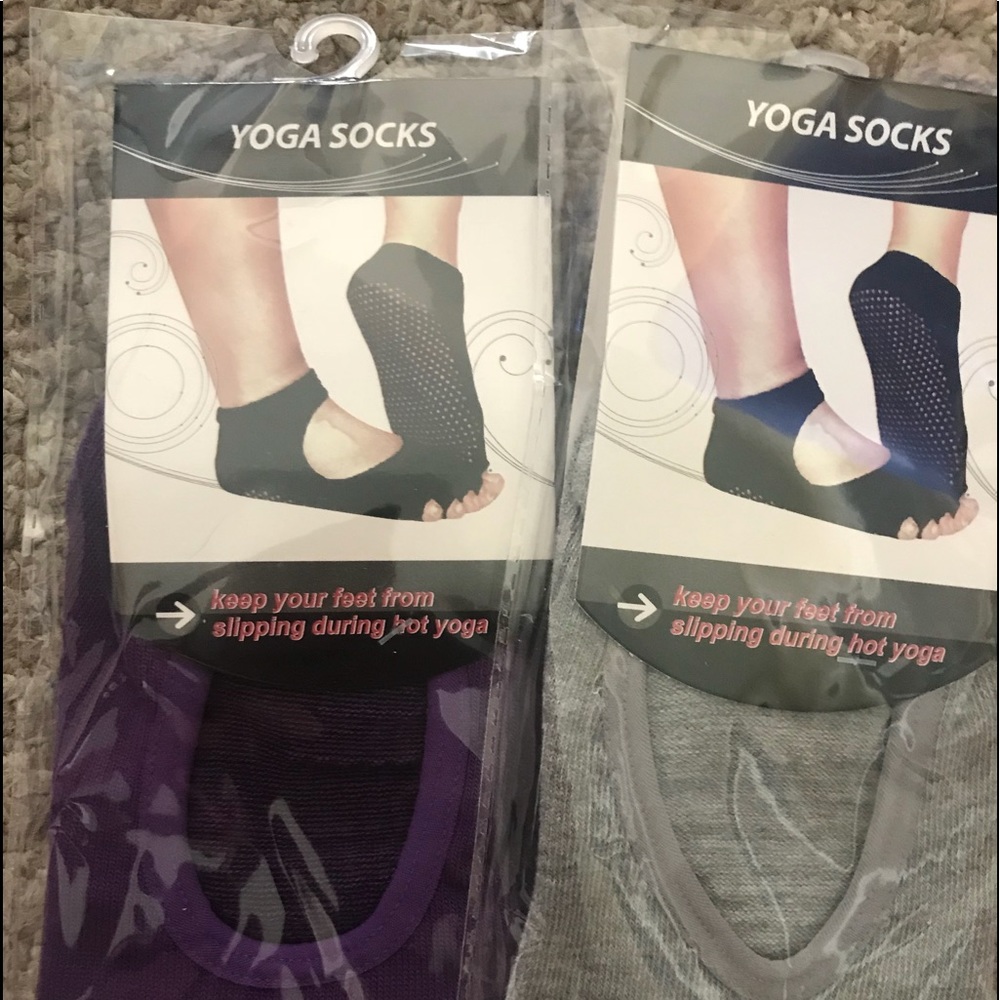 🧘🏼‍♀️ 🧘‍♂️ Yoga or Pilates socks!